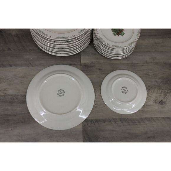 East Bay Import Co Ceramic Christmas Tree Holly Plates Set 7.5 & 10.5 Inches - Picture 10 of 10